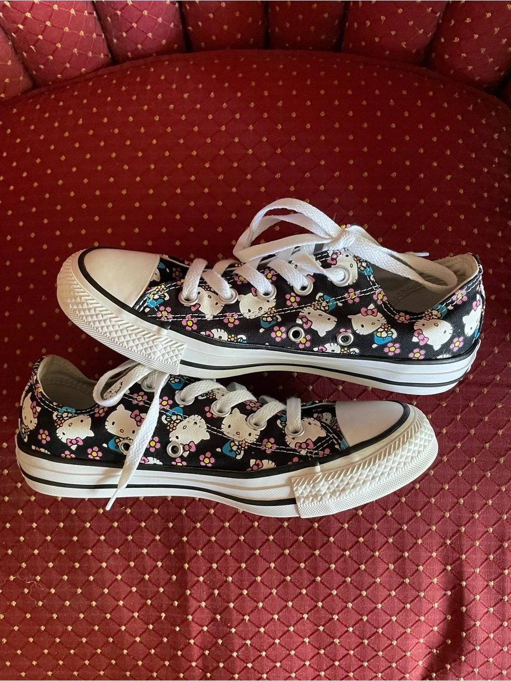 Hello Kitty converse